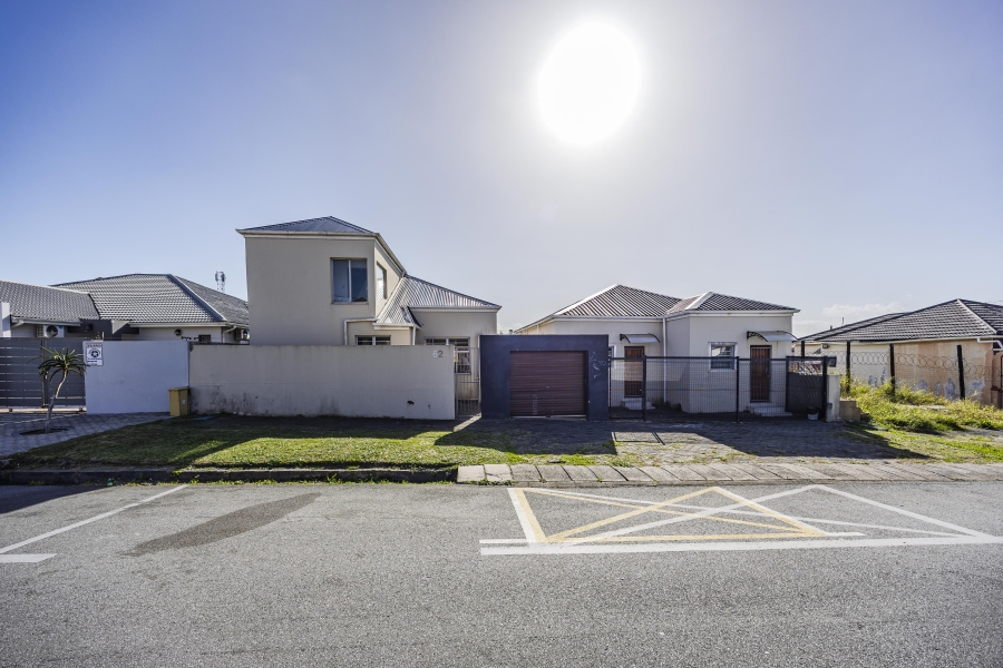 6 Bedroom Property for Sale in Quigney Eastern Cape